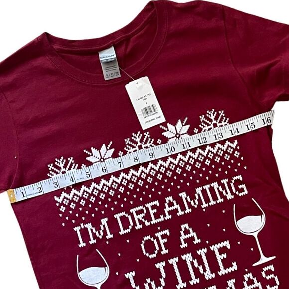 “Dreaming of Wine Christmas” Short Sleeve Ladies T • Small • NWT - Picture 4 of 7